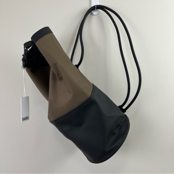 FREE People x Rains Bucket Sling Bag - Picture 5 of 11